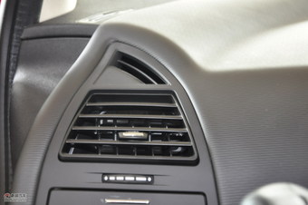 雪铁龙C4 1.6T 豪华版自动实拍