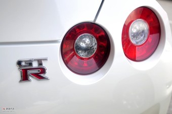 2012款日产GT-R外观细节