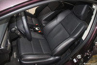 2016款雷凌双擎1.8L自动精英版