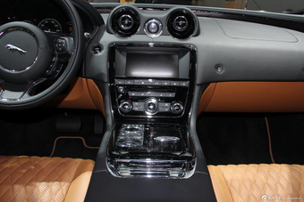 2016北京车展实拍：捷豹XJL