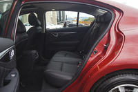 2015款英菲尼迪Q50L 2.0T自动舒适版