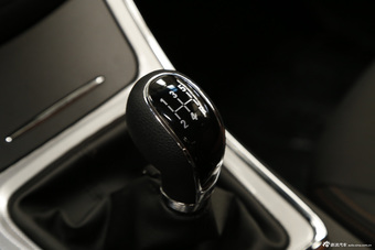 2015款宝骏560 1.8L手动精英型