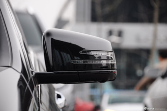 2015款奔驰E400L 3.0T自动豪华型 4MATIC运动轿车