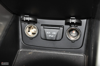 北京现代索纳塔八内饰图