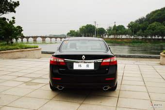 雷诺纬度外观实拍