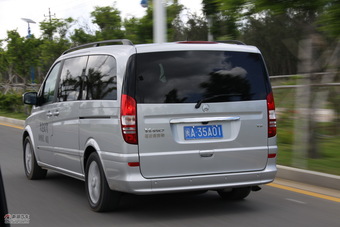 2011款奔驰唯雅诺-动态