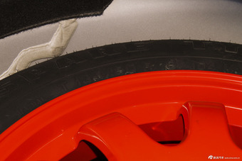 2014款捷豹XJL 3.0 SC四驱全景商务版