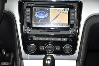 2011款帕萨特内饰