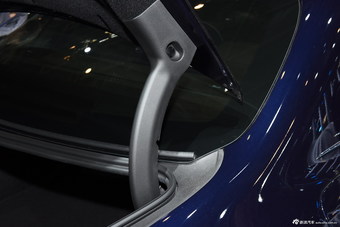 全新奔驰E级长轴距车型北京车展首发