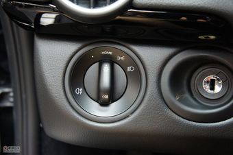 2011款保时捷Boxster内饰图片