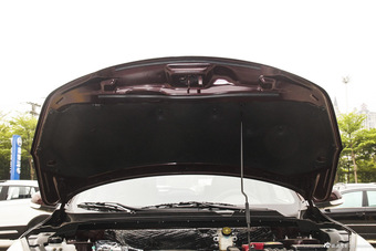 2015款海马S5 1.6L手动豪华型天窗版