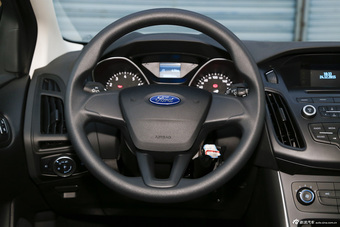 2015款福克斯两厢1.6L手动舒适型