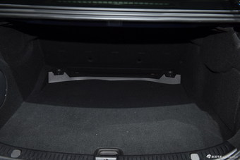 全新奔驰E级长轴距车型北京车展首发