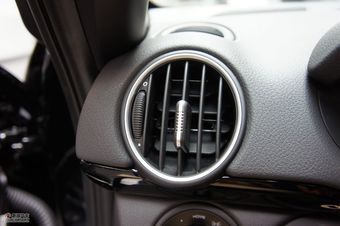 2011款保时捷Boxster内饰图片