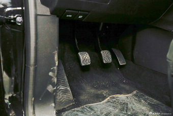 2015款宝骏560 1.8L手动精英型