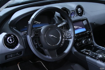 捷豹XJ全景商务车