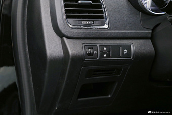 2015款宝骏560 1.8L手动精英型