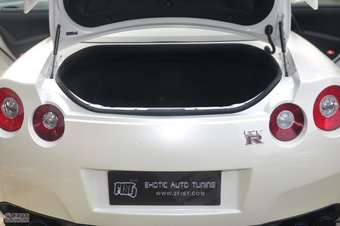 2012款日产GT-R座椅及后备箱