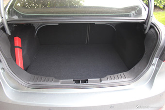 2012款福克斯三厢1.6L自动舒适型