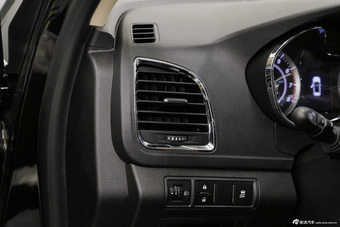 2015款宝骏560 1.8L手动精英型