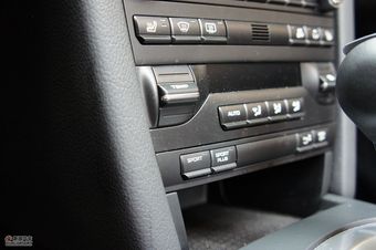 2011款保时捷Boxster内饰图片