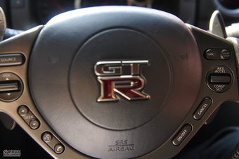 2012款日产GT-R内饰