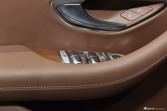 全新奔驰E级长轴距车型北京车展首发