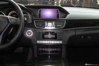 2014款全新奔驰E级内饰