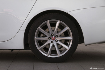 2014款捷豹XJL 3.0 SC四驱全景商务版