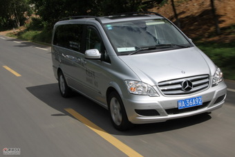 2011款奔驰唯雅诺-动态