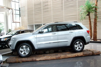 2011款全新Jeep大切诺基豪华版