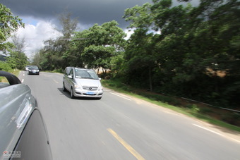 2011款奔驰唯雅诺-动态