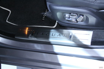 捷豹XJ全景商务车