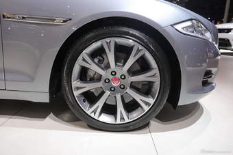 2015款捷豹XJL巴黎车展实拍