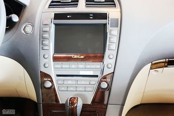 2010款雷克萨斯ES350尊贵版内饰图片