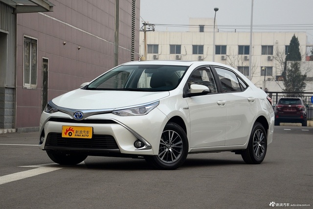 2016款雷凌双擎1.8L自动精英天窗版 珍珠白