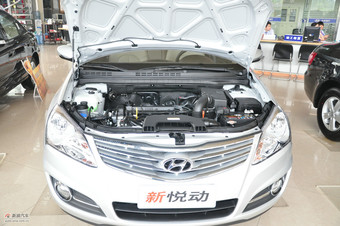 2011款北京现代悦动1.6L自动豪华型引擎