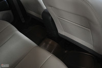 2011款悦动1.6L自动豪华型座椅空间图