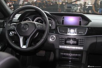 2014款全新奔驰E级内饰