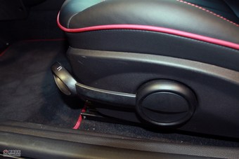2011款MINI COOPER S CLUBMAN Hampton限量版