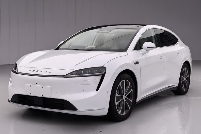 智界R7增程图片