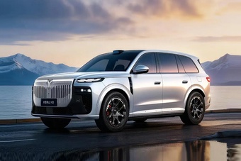 岚图泰山X8