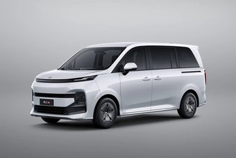 向上V6燃油
