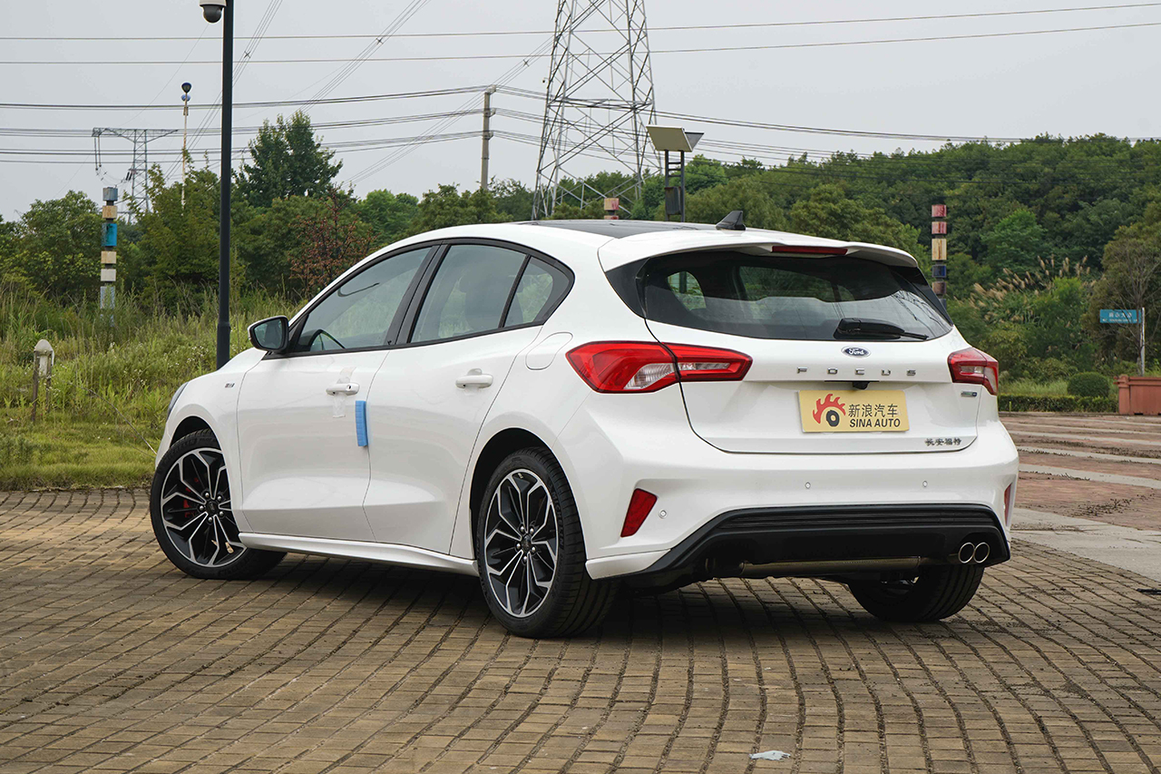 2020款福克斯两厢1.5l自动st line ecoboost 180