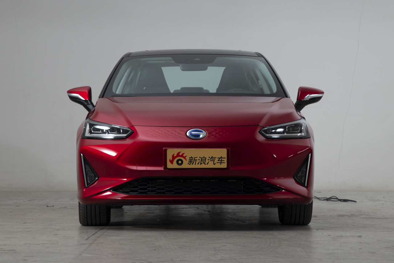 双色搭配,续航510公里,实拍广汽丰田ia5