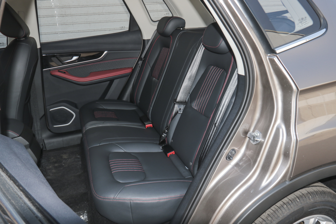 2019款奔腾t33 1.6l手动豪华型国vi