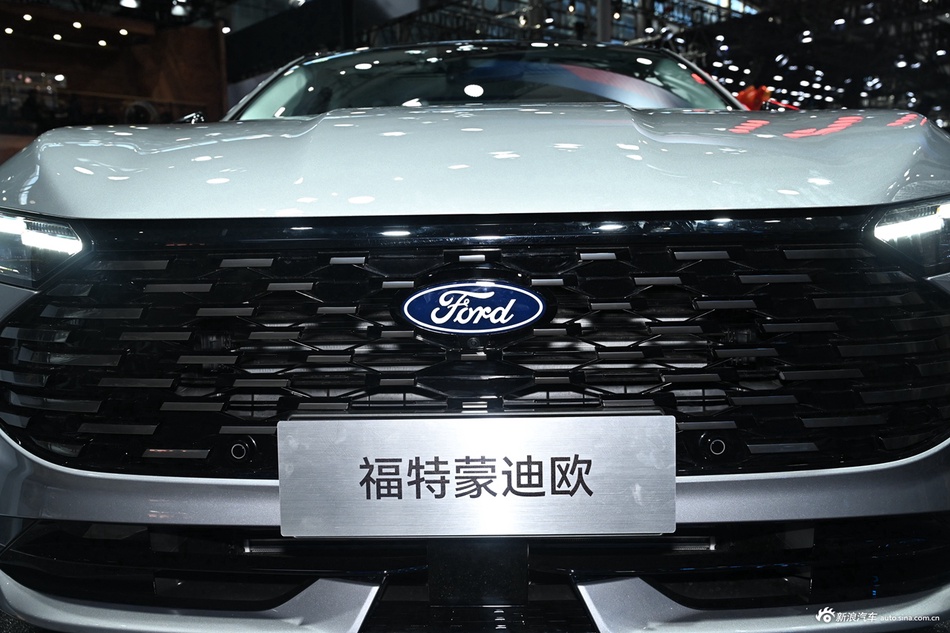 全系价格低至12.01万起，最大折扣7.6折，福特蒙迪欧问你敢答应吗？