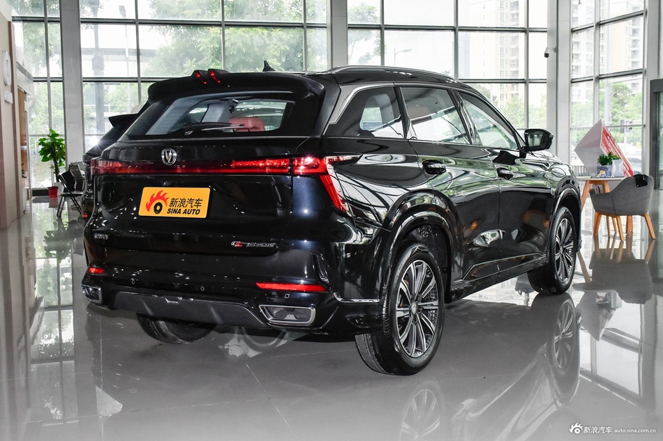 长安汽车长安CS75 PLUS促销中，最高直降3.43万，新车全国8.76万起！