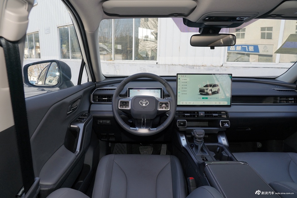 明明可以靠颜值却非要靠价格实力，丰田RAV4荣放全国11.63万起
