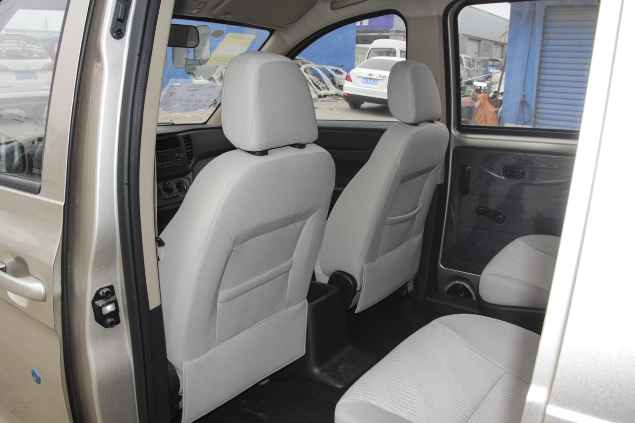 2019款五菱宏光v 1.5l手动标准型